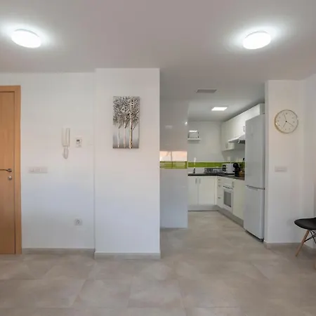 Nuevo Y Moderno Con Aire Acondicionado - El Cid 4 Apartamento *