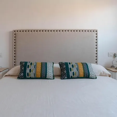 Nuevo Y Moderno Con Aire Acondicionado - El Cid 4 Apartment